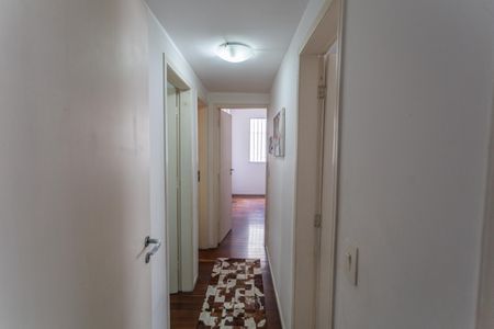 Corredor de apartamento para alugar com 3 quartos, 120m² em Santo Antônio, Belo Horizonte