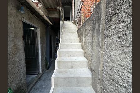 Casa para alugar com 45m², 2 quartos e sem vagaQuintal