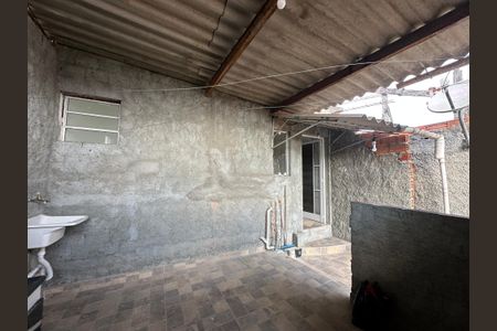 Casa para alugar com 45m², 2 quartos e sem vagaQuintal