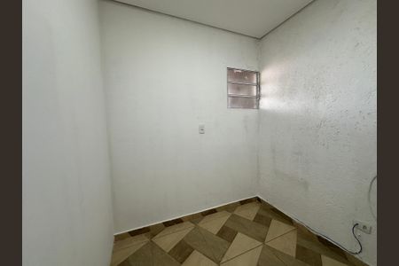 Quarto de casa para alugar com 2 quartos, 45m² em Vila Lourdes, Barueri
