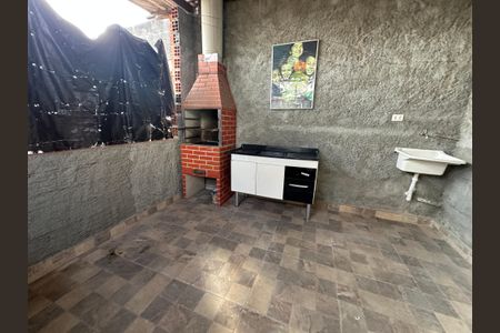 Casa para alugar com 45m², 2 quartos e sem vagaQuintal