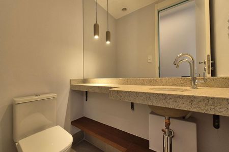 Lavabo  de apartamento para alugar com 3 quartos, 126m² em Cambuí, Campinas