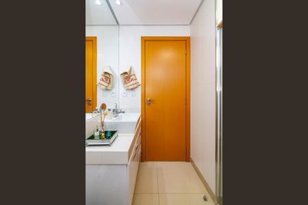 Apartamento à venda com 83m², 3 quartos e 2 vagas Apartamento à venda com 83m², 3 quartos e 2 vagasBanheiro Social