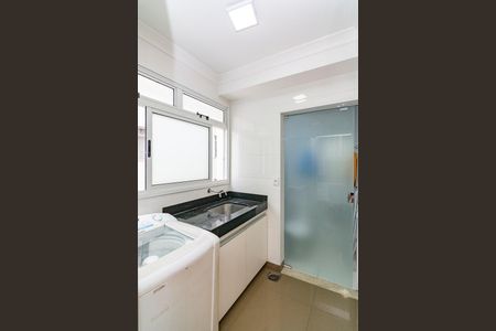 Apartamento à venda com 83m², 3 quartos e 2 vagas Apartamento à venda com 83m², 3 quartos e 2 vagasÁrea de Serviço