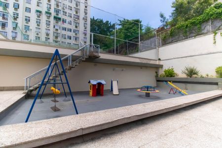 Apartamento à venda com 81m², 2 quartos e 1 vagaÁrea comum