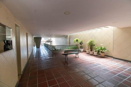 Apartamento à venda com 81m², 2 quartos e 1 vagaÁrea comum 