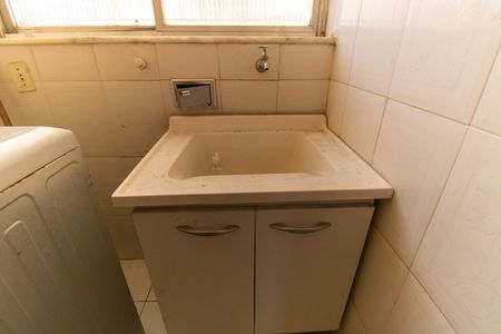 Apartamento à venda com 81m², 2 quartos e 1 vagaÁrea de Serviço