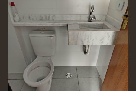 Apartamento para alugar com 40m², 2 quartos e sem vagaBanheiro