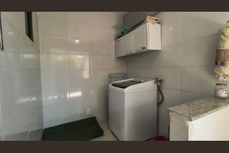 Casa de condomínio à venda com 300m², 5 quartos e 2 vagasÁrea de Serviço 