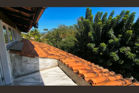 Casa de condomínio à venda com 300m², 5 quartos e 2 vagasSacada do Sótão 