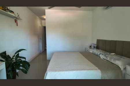 Casa de condomínio à venda com 300m², 5 quartos e 2 vagasSuíte 1