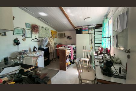 Casa de condomínio à venda com 300m², 5 quartos e 2 vagasQuarto de Serviço 