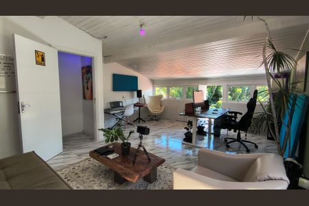 Casa de condomínio à venda com 300m², 5 quartos e 2 vagasSótão 