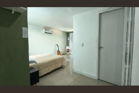 Casa de condomínio à venda com 300m², 5 quartos e 2 vagasSuíte 2