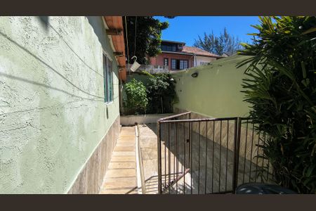 Casa de condomínio à venda com 300m², 5 quartos e 2 vagasÁrea de Serviço 