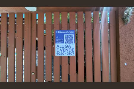 Casa de condomínio à venda com 300m², 5 quartos e 2 vagasPlaquinha instalada UJUB-42