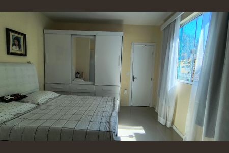 Casa de condomínio à venda com 300m², 5 quartos e 2 vagasSuíte 3