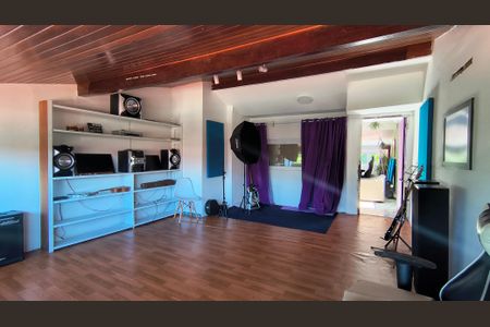 Casa de condomínio à venda com 300m², 5 quartos e 2 vagasQuarto 