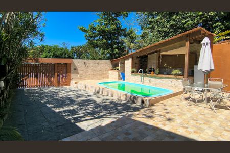 Casa de condomínio à venda com 300m², 5 quartos e 2 vagasQuintal 