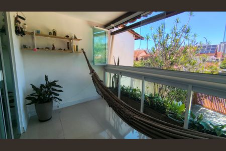 Casa de condomínio à venda com 300m², 5 quartos e 2 vagasSacada da Suíte 2