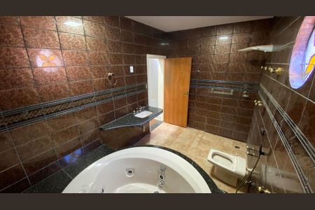 banheiro suite  de casa para alugar com 2 quartos, 172m² em Senhora de Fátima, Betim