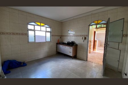 Casa para alugar com 172m², 2 quartos e 2 vagascozinha 