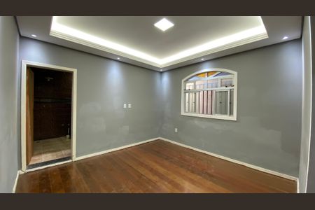 Casa para alugar com 172m², 2 quartos e 2 vagassuite 