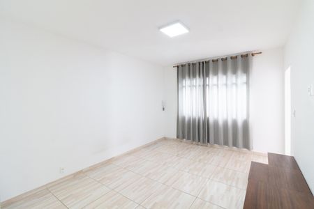 Sala de casa para alugar com 2 quartos, 300m² em Jardim Peri Peri, São Paulo