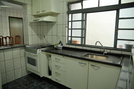 Casa à venda com 158m², 2 quartos e 1 vagaCozinha 