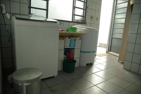 Casa à venda com 158m², 2 quartos e 1 vagaÁrea de Serviço