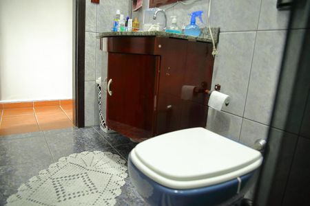 Casa à venda com 158m², 2 quartos e 1 vagaBanheiro 