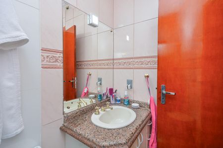 Casa à venda com 399m², 4 quartos e 6 vagasBanheiro 2