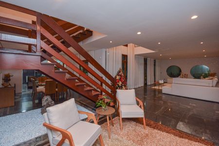 Sala de casa para alugar com 4 quartos, 399m² em Jardim Santa Helena, São Paulo