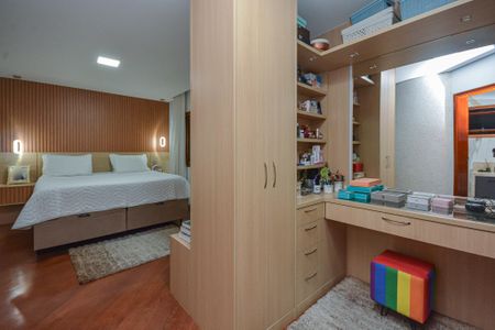 Casa à venda com 399m², 4 quartos e 6 vagasQuarto 1