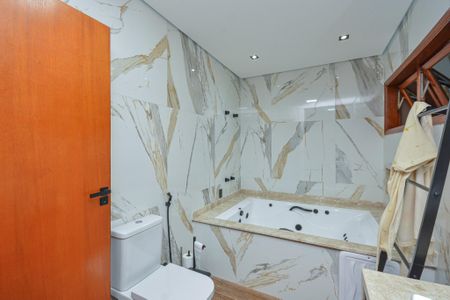 Casa à venda com 399m², 4 quartos e 6 vagasBanheiro da Suíte