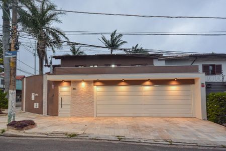 Casa à venda com 399m², 4 quartos e 6 vagasFachada