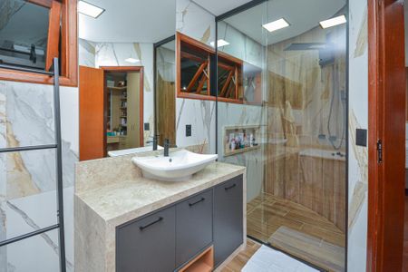 Casa à venda com 399m², 4 quartos e 6 vagasBanheiro da Suíte