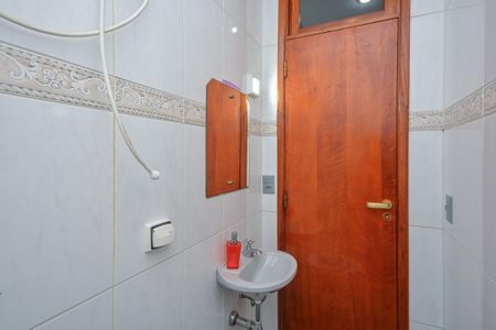 Casa à venda com 399m², 4 quartos e 6 vagasBanheiro 4