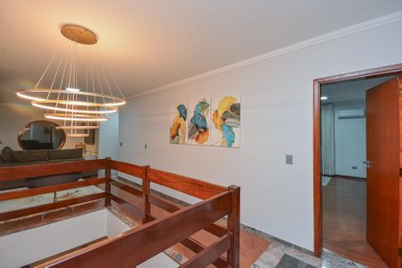 Casa à venda com 399m², 4 quartos e 6 vagasEscada