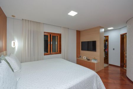 Casa à venda com 399m², 4 quartos e 6 vagasQuarto 1