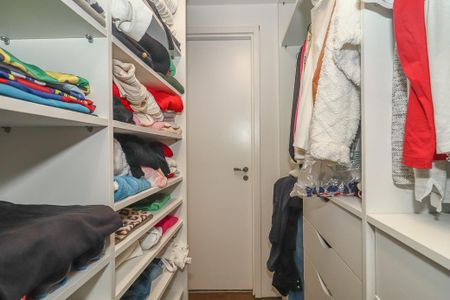 Apartamento para alugar com 128m², 2 quartos e 2 vagasCloset da suíte