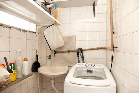 Apartamento à venda com 75m², 2 quartos e sem vagaÁrea de Serviço + Banheiro 2