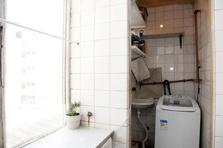 Apartamento à venda com 75m², 2 quartos e sem vagaÁrea de Serviço + Banheiro 2