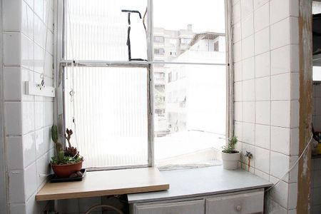 Apartamento à venda com 75m², 2 quartos e sem vagaÁrea de Serviço + Banheiro 2