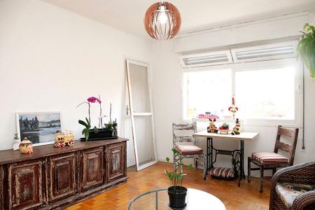 Sala de apartamento à venda com 2 quartos, 75m² em Menino Deus, Porto Alegre