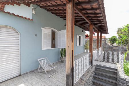 Casa à venda com 240m², 3 quartos e 4 vagasVaranda