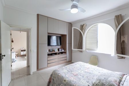 Casa à venda com 240m², 3 quartos e 4 vagasSuíte 