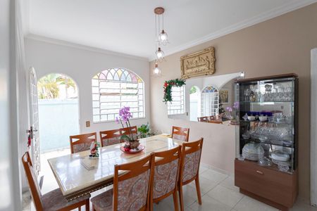 Sala 3 de casa à venda com 3 quartos, 240m² em Santa Amelia, Belo Horizonte