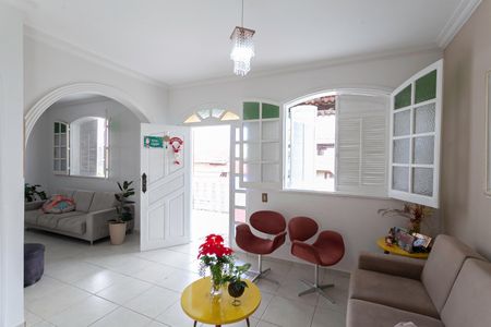 Sala 2 de casa à venda com 3 quartos, 240m² em Santa Amelia, Belo Horizonte