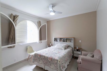 Casa à venda com 240m², 3 quartos e 4 vagasSuíte 